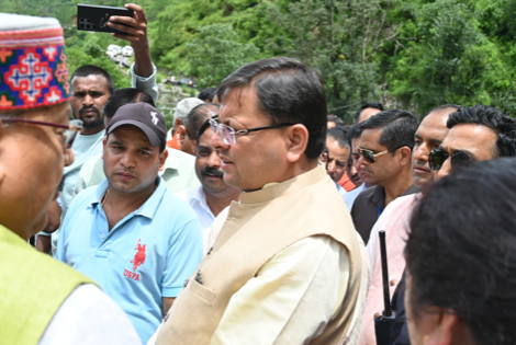 मुख्यमंत्री श्री पुष्कर सिंह धामी ने जनपद टिहरी के आपदाग्रस्त क्षेत्र जखन्याली का स्थलीय निरीक्षण किया।